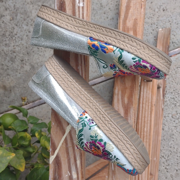 Ellen Rouge Slip on Faux Espadrilles Embroidery Upper - Picture 8 of 8